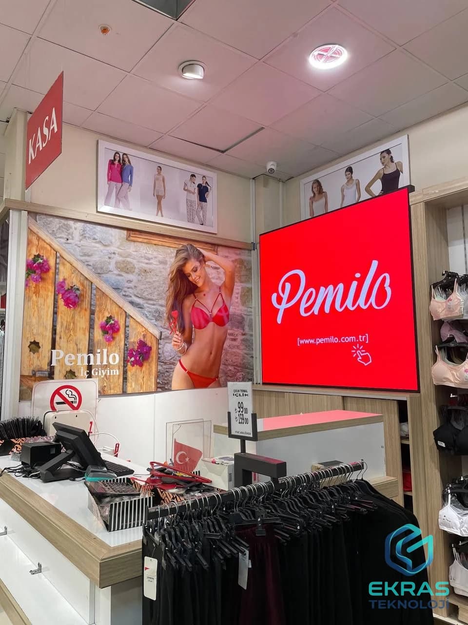 Pemilo İç Giyim mağazasında Pemilo logosunu yayınlayan P1.86 iç mekan LED ekran